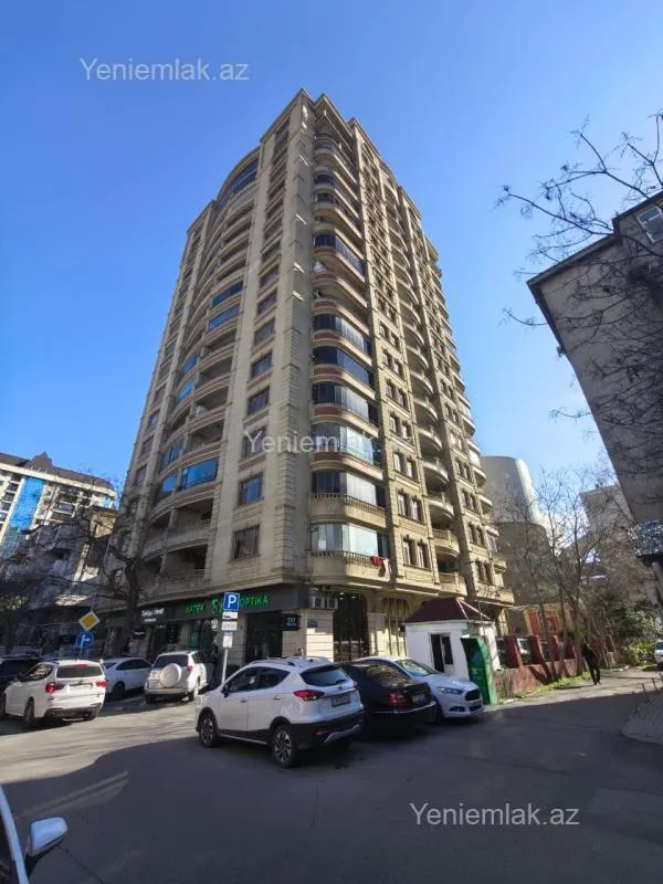 Satılır 4 otaqlı yeni tikili 175 m²