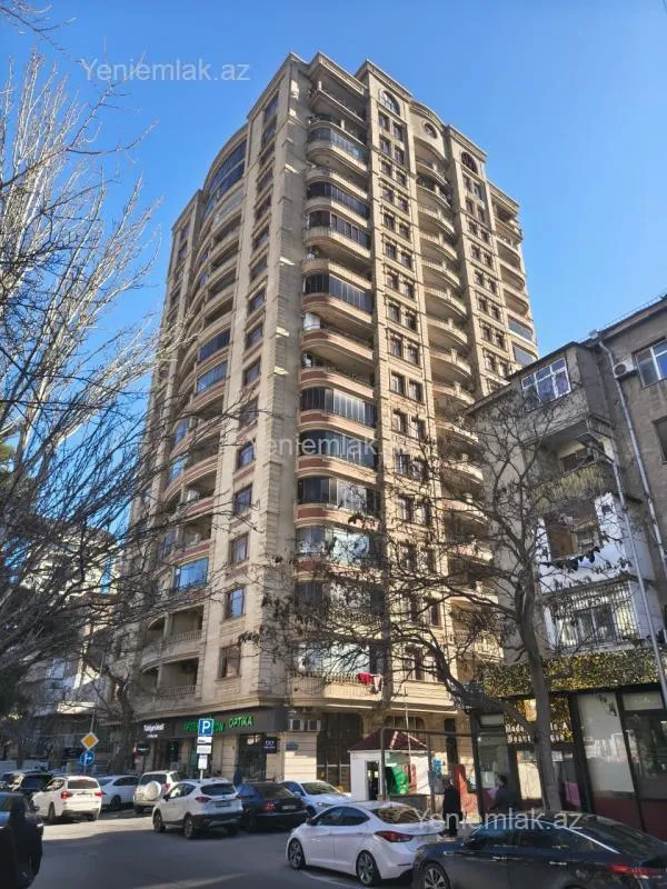 Satılır 4 otaqlı yeni tikili 175 m²