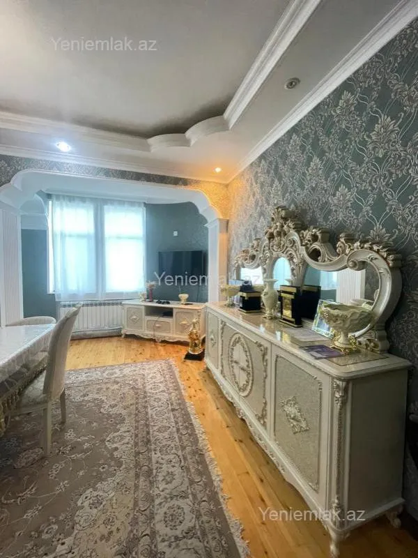 Satılır 3 otaqlı yeni tikili 120 m²