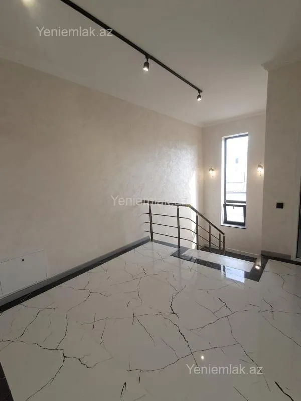 Satılır 5 otaqlı həyət evi 152 m²