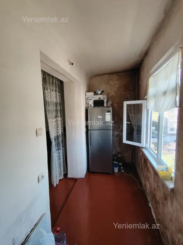 Satılır 1 otaqlı köhnə tikili 38 m²