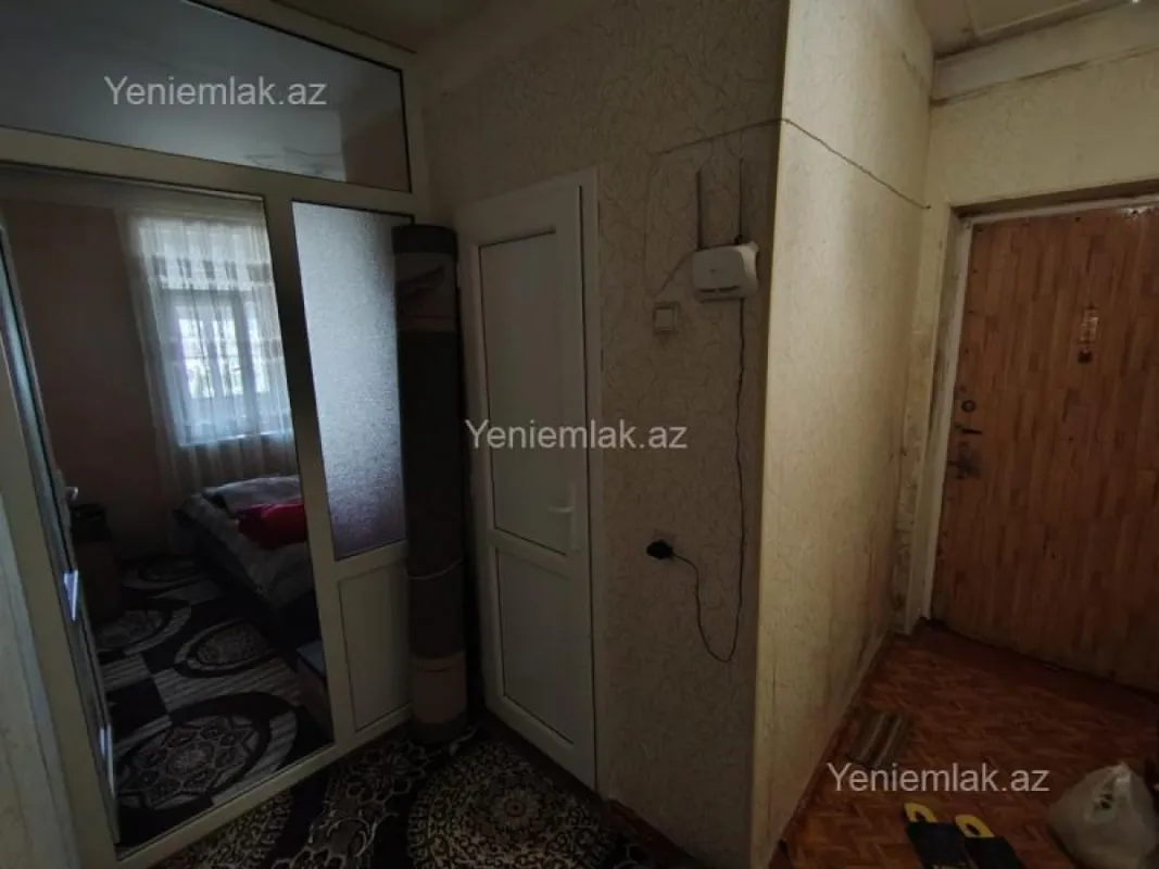 Satılır 1 otaqlı köhnə tikili 38 m²