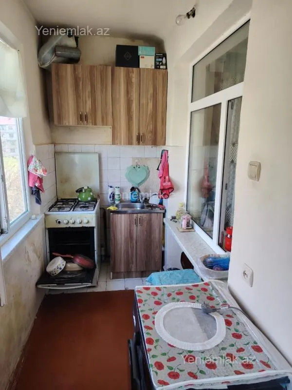 Satılır 1 otaqlı köhnə tikili 38 m²