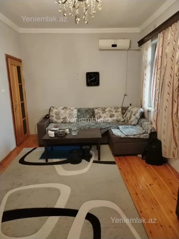 Satılır 2 otaqlı köhnə tikili 50 m²