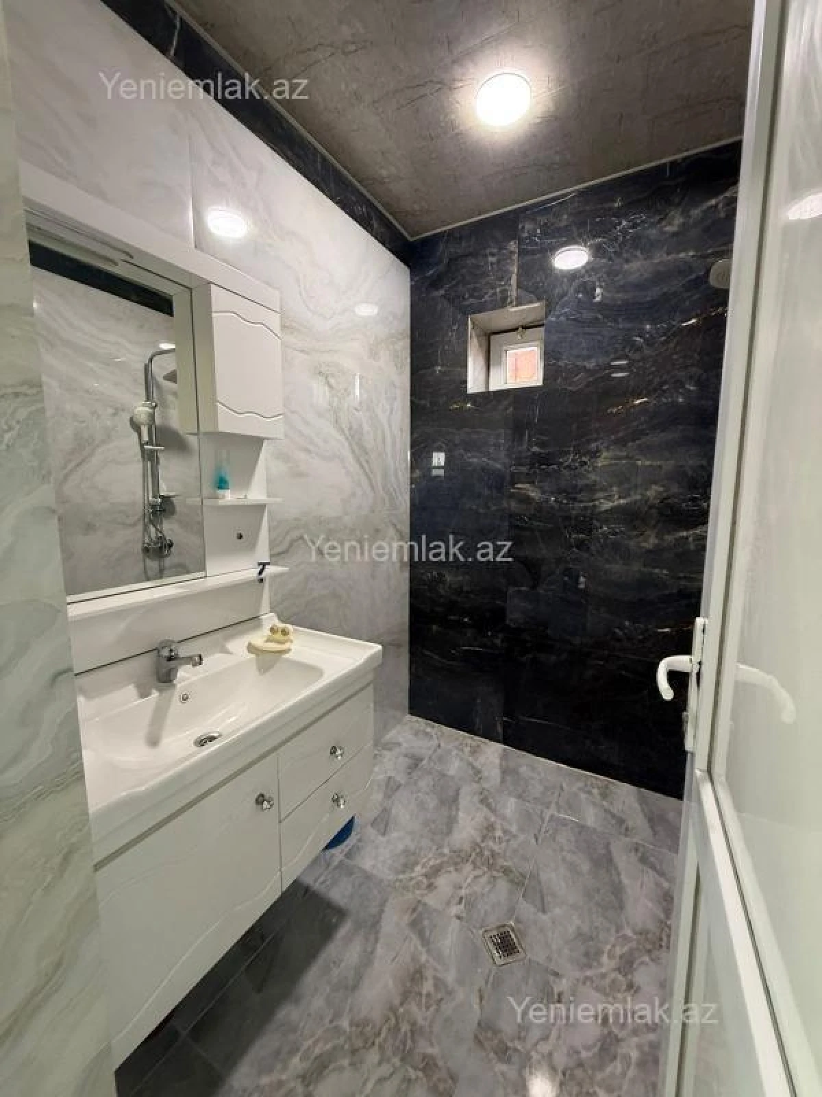 Satılır 4 otaqlı həyət evi 186 m²