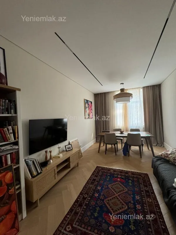 Satılır 2 otaqlı köhnə tikili 65 m²