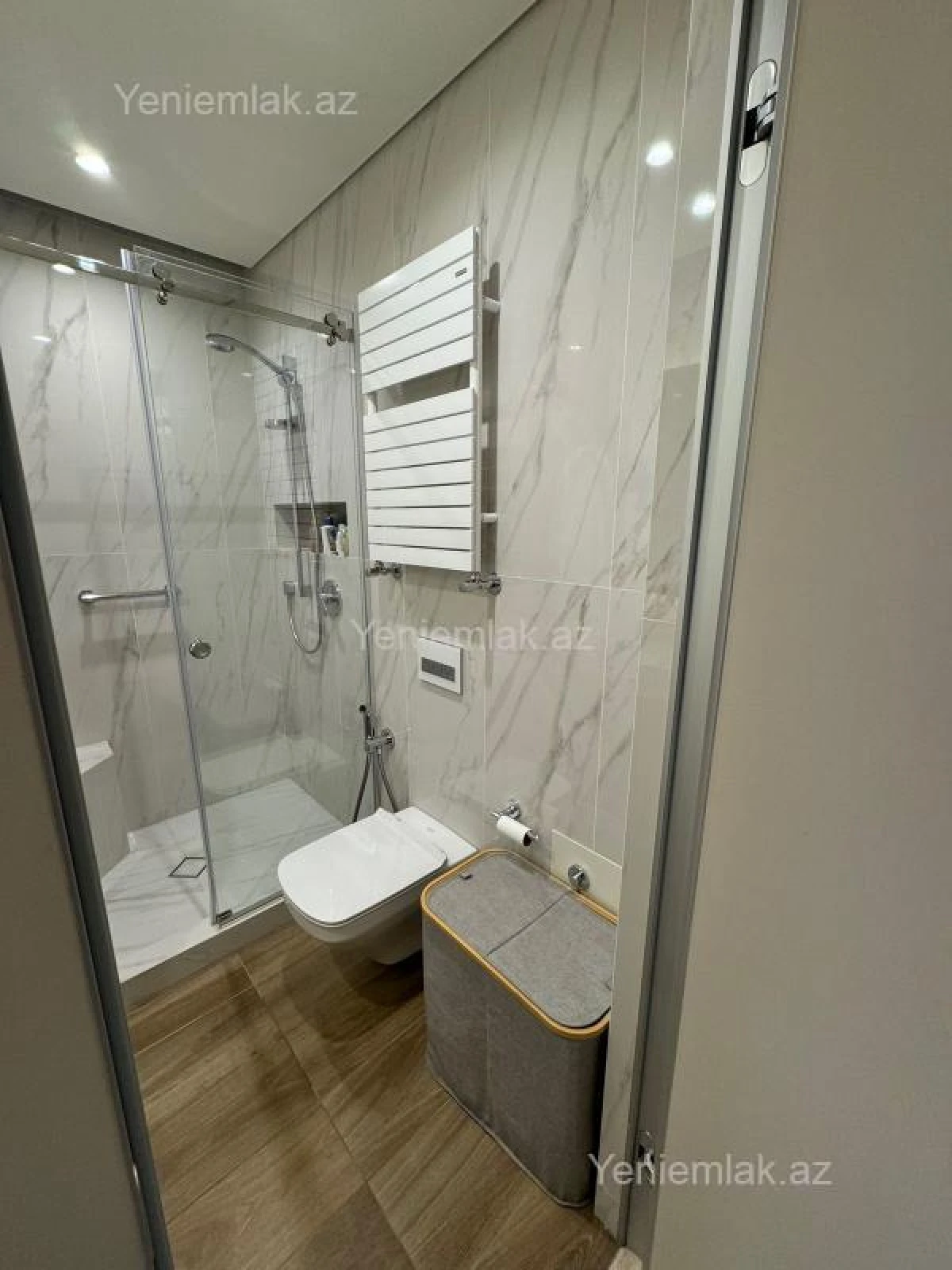 Satılır 2 otaqlı köhnə tikili 65 m²