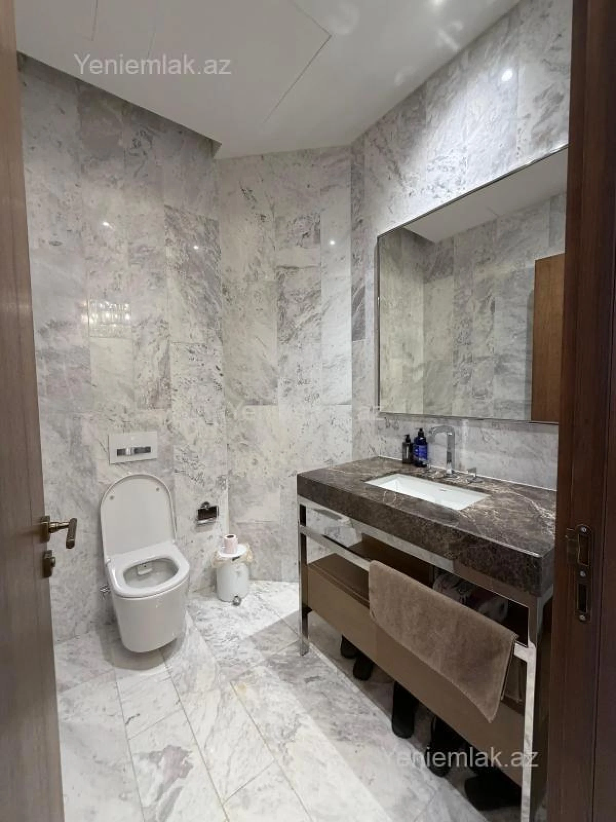 Satılır 2 otaqlı yeni tikili 100 m²