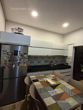 Satılır 3 otaqlı köhnə tikili 85 m²
