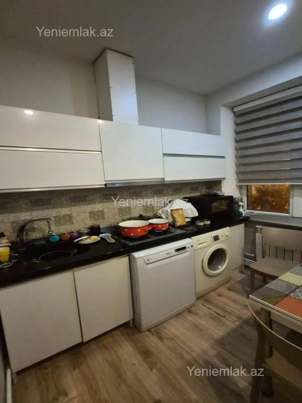 Satılır 3 otaqlı köhnə tikili 85 m²