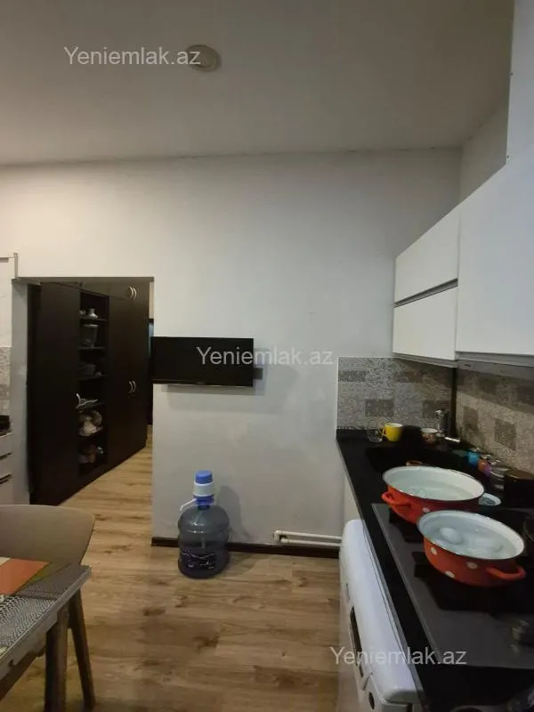 Satılır 3 otaqlı köhnə tikili 85 m²