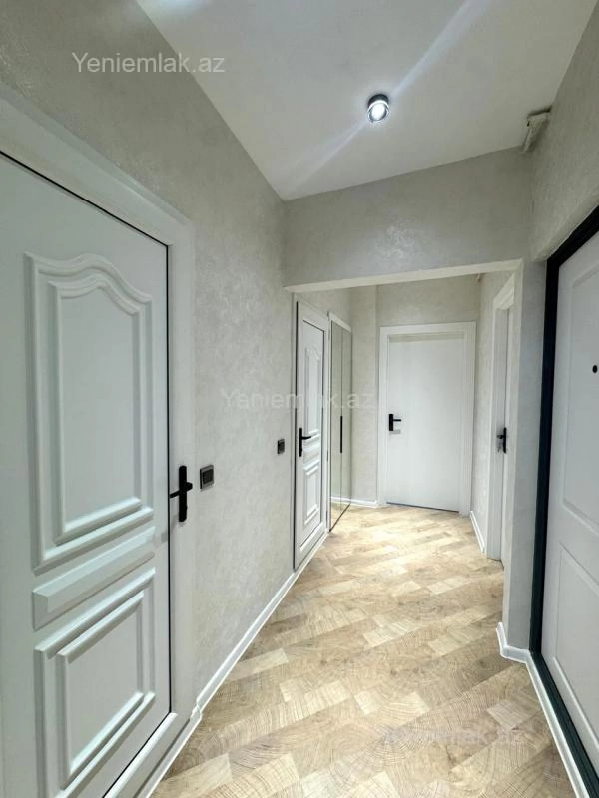 Satılır 2 otaqlı köhnə tikili 65 m²