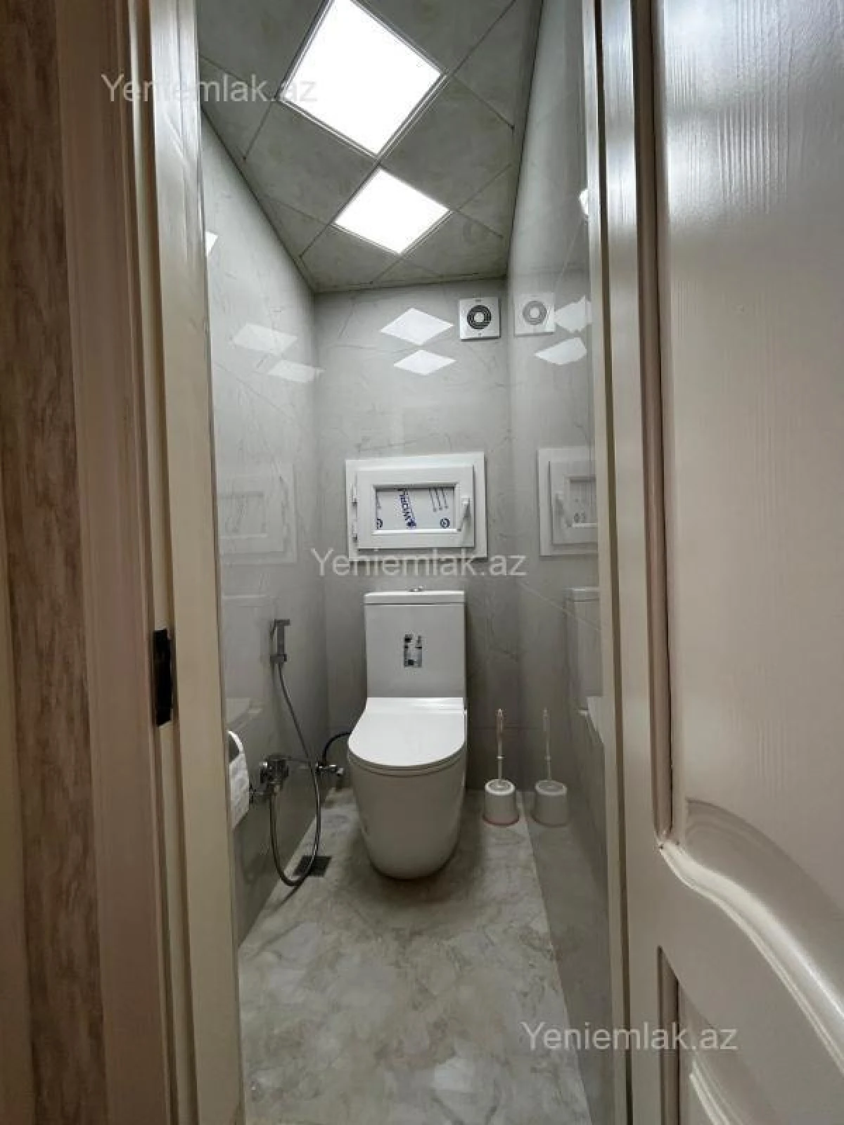 Satılır 3 otaqlı köhnə tikili 70 m²