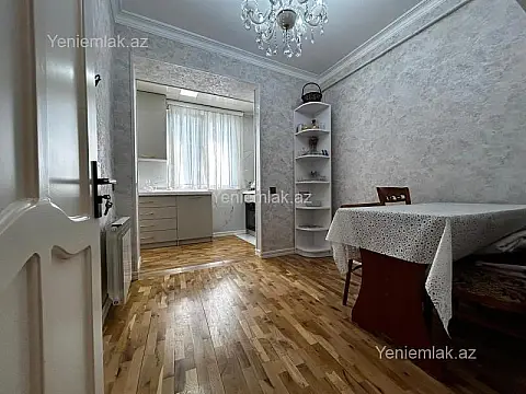 Satılır 3 otaqlı köhnə tikili 70 m²