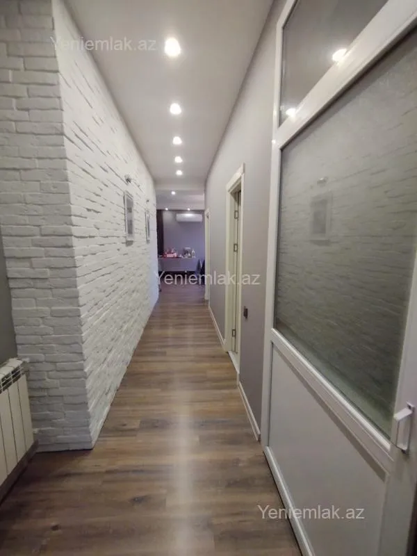 Satılır 10 otaqlı həyət evi 440 m²