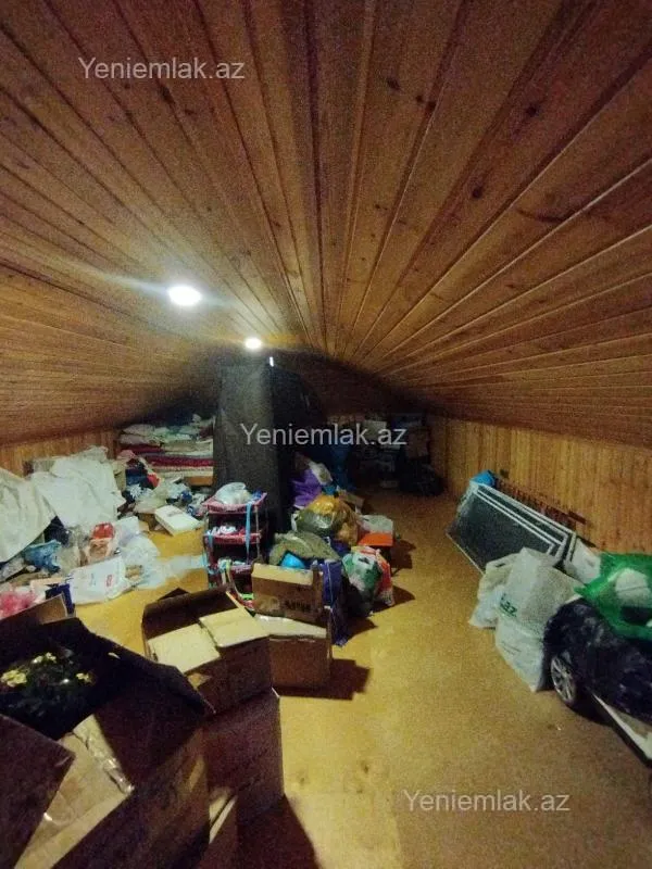 Satılır 10 otaqlı həyət evi 440 m²