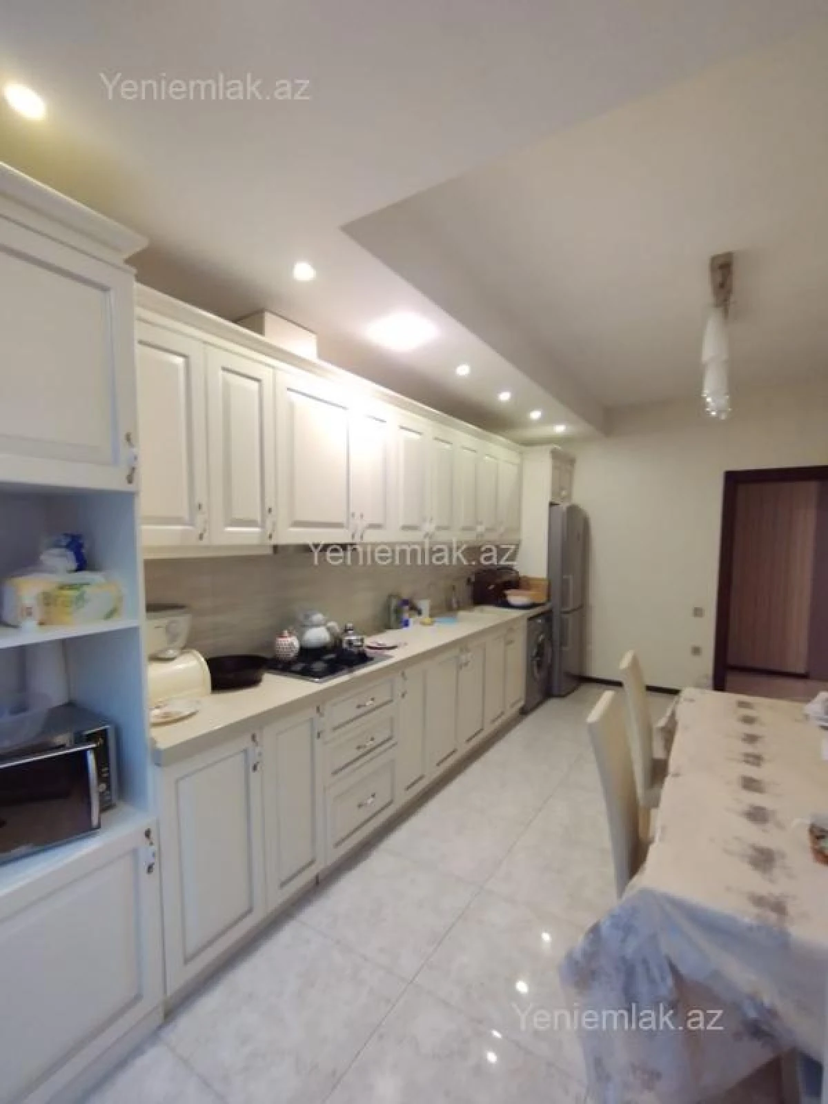 Satılır 10 otaqlı həyət evi 440 m²