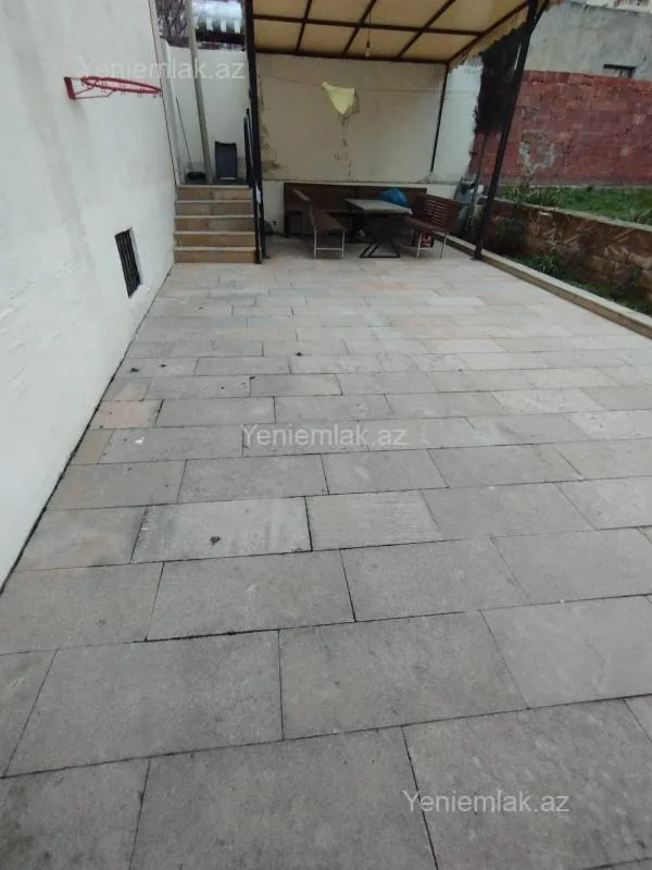 Satılır 10 otaqlı həyət evi 440 m²