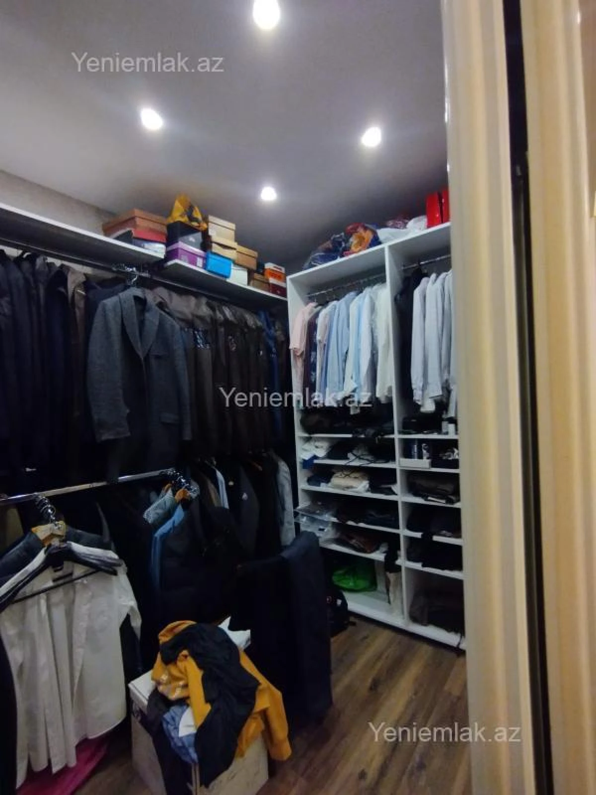 Satılır 10 otaqlı həyət evi 440 m²