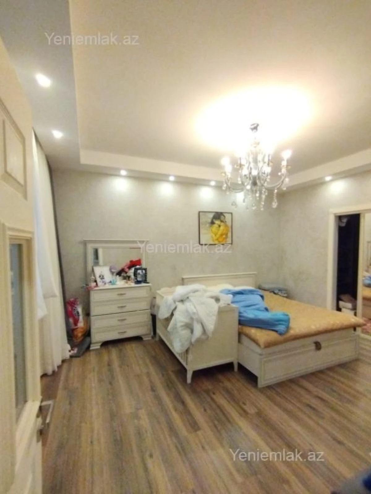 Satılır 10 otaqlı həyət evi 440 m²