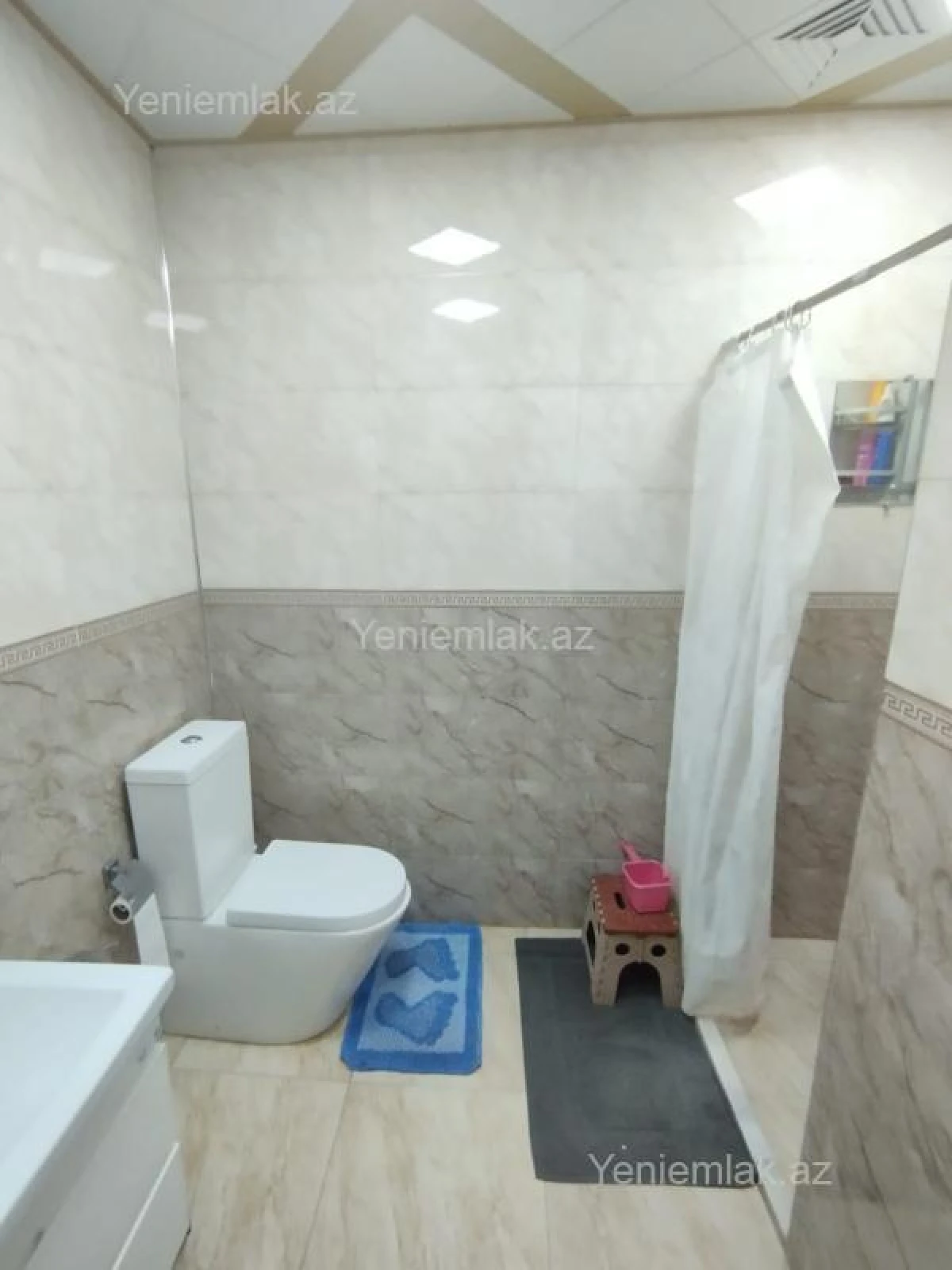 Satılır 10 otaqlı həyət evi 440 m²