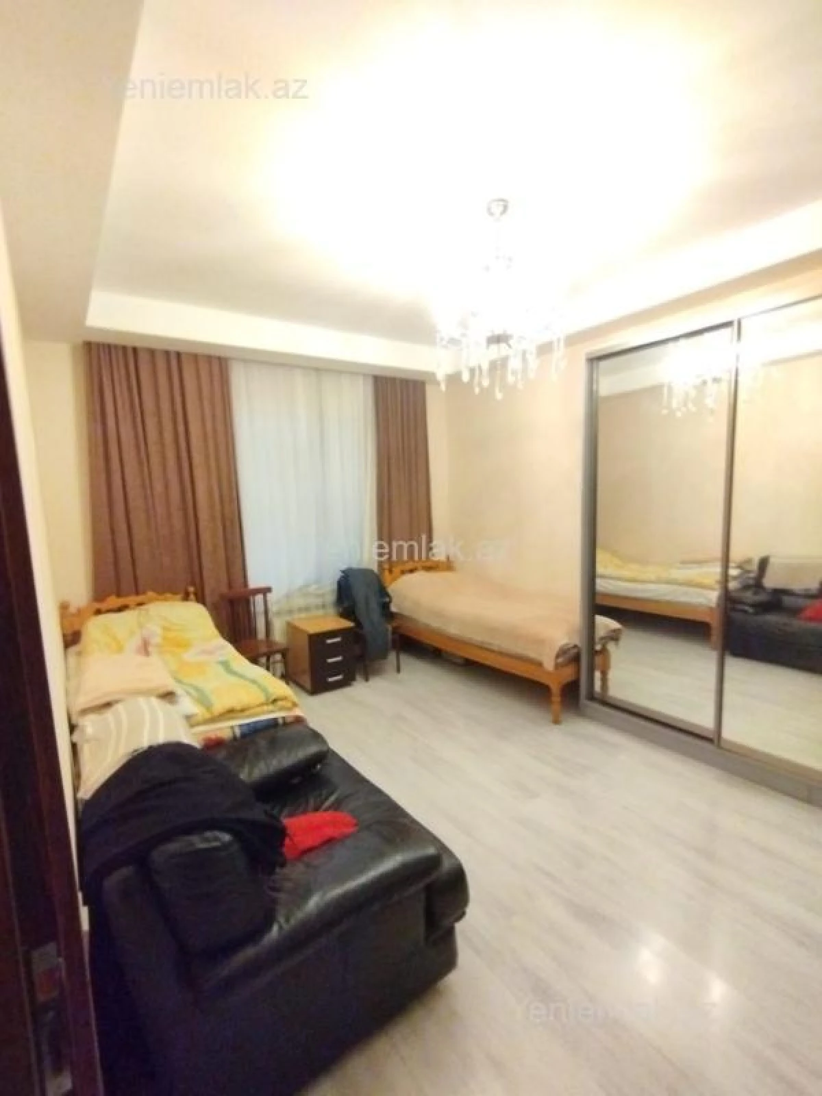 Satılır 10 otaqlı həyət evi 440 m²