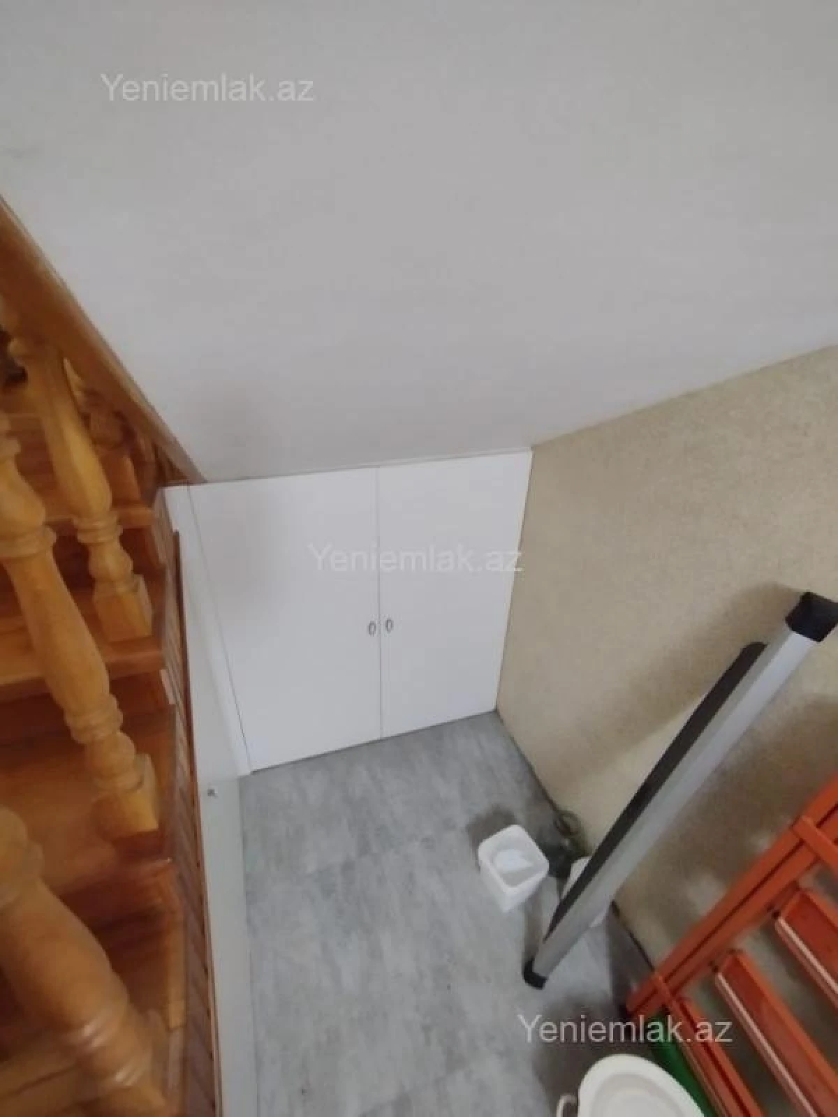 Satılır 10 otaqlı həyət evi 440 m²