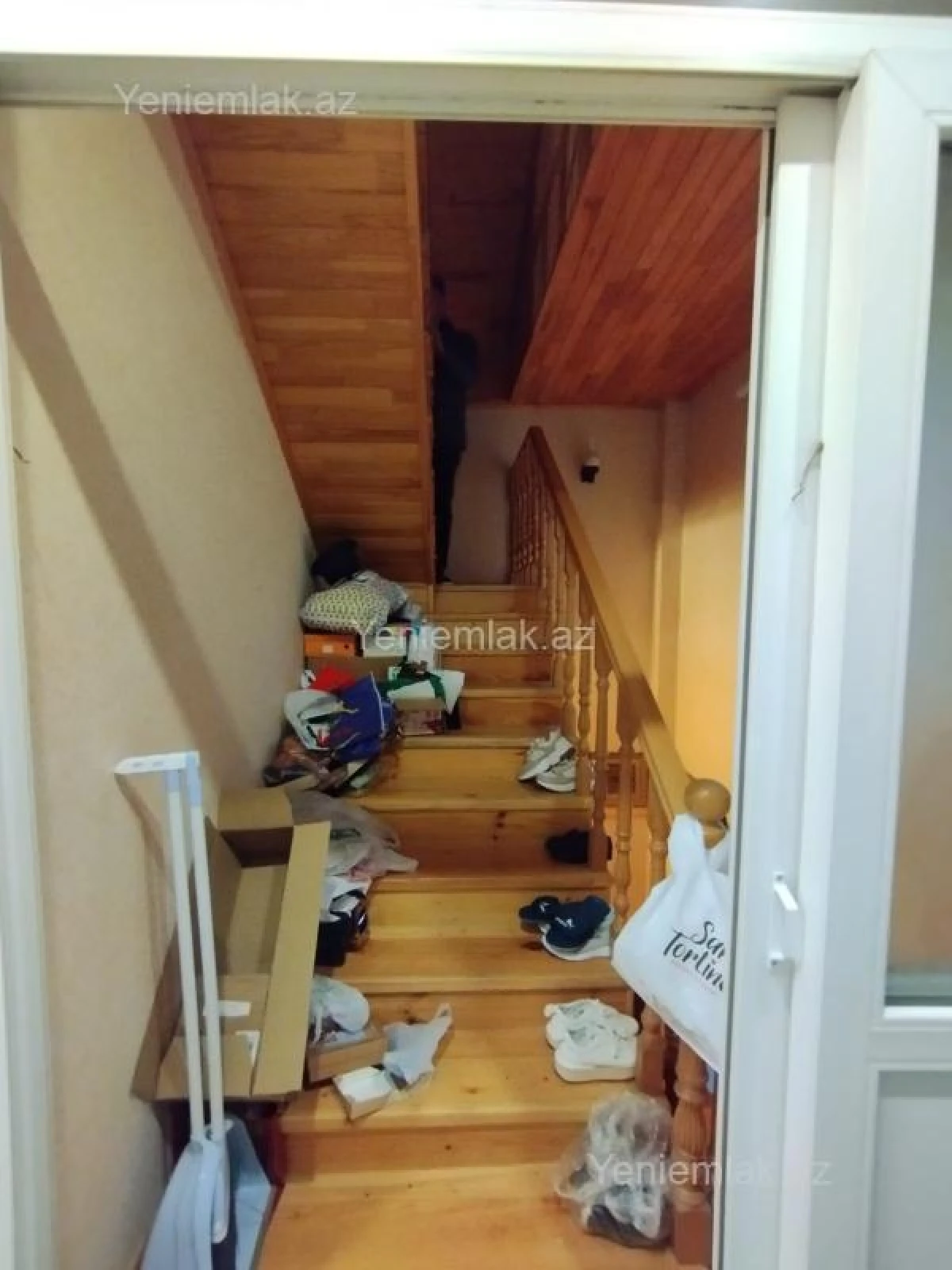 Satılır 10 otaqlı həyət evi 440 m²