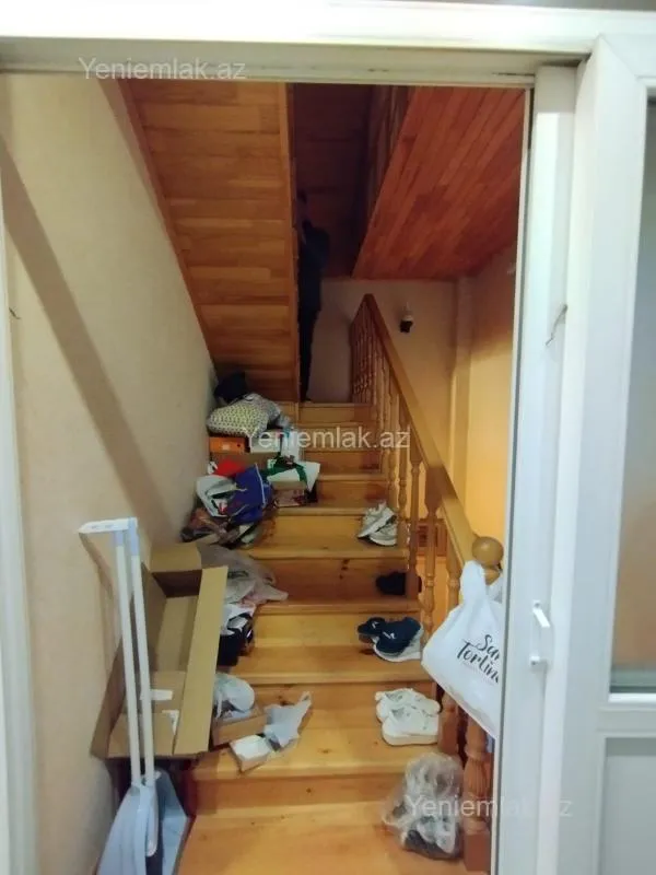 Satılır 10 otaqlı həyət evi 440 m²