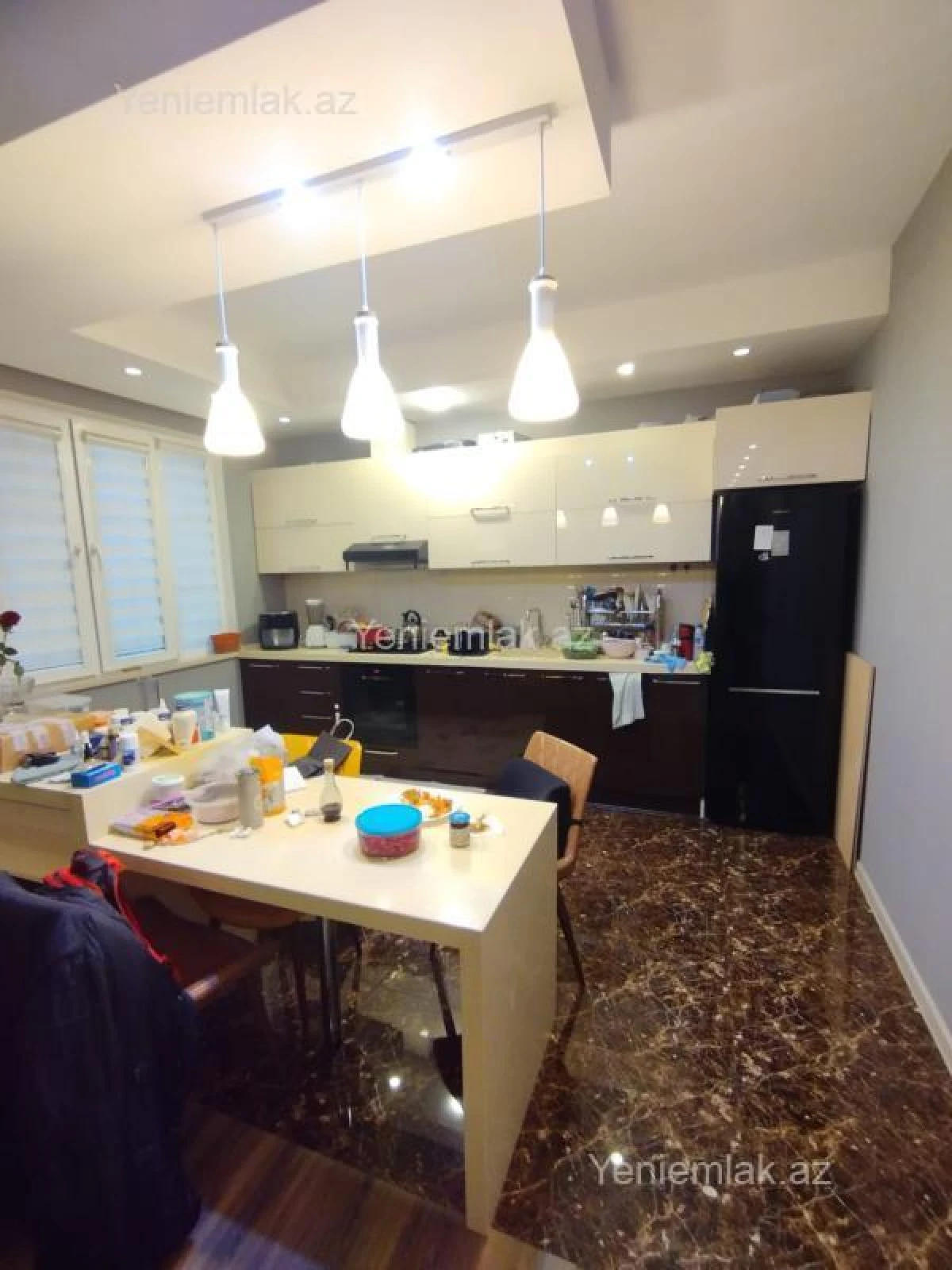 Satılır 10 otaqlı həyət evi 440 m²