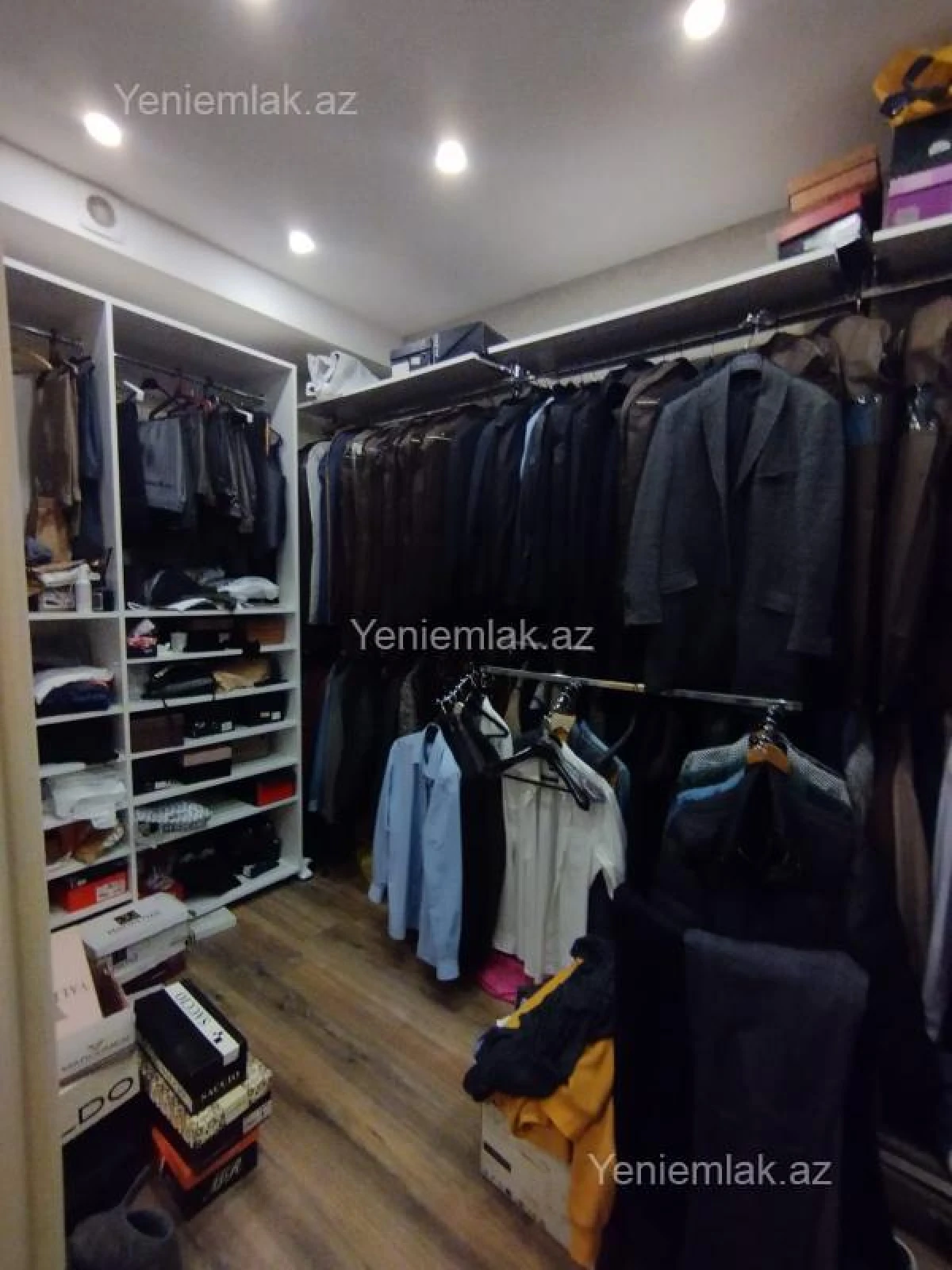 Satılır 10 otaqlı həyət evi 440 m²