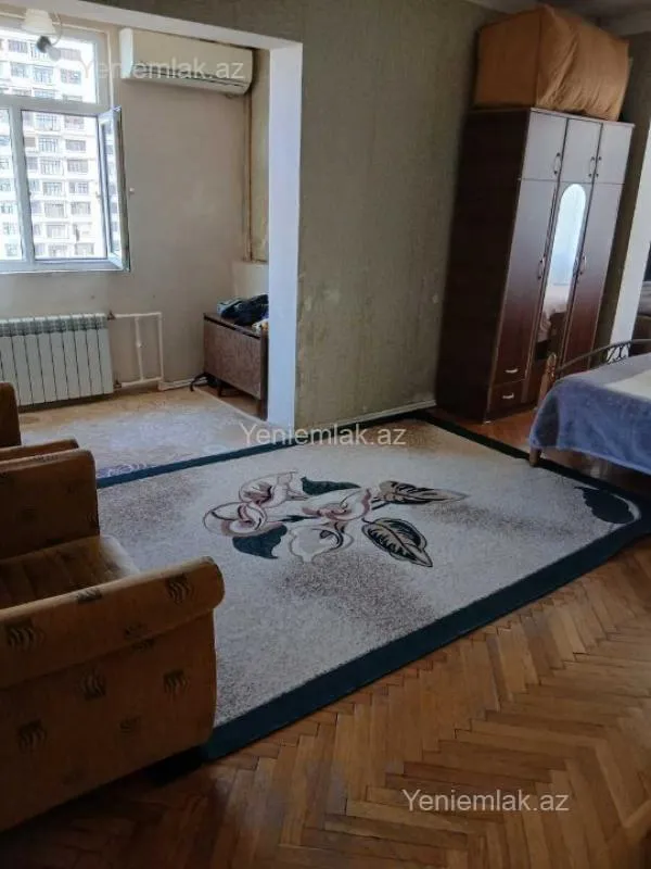 Satılır 1 otaqlı köhnə tikili 40 m²