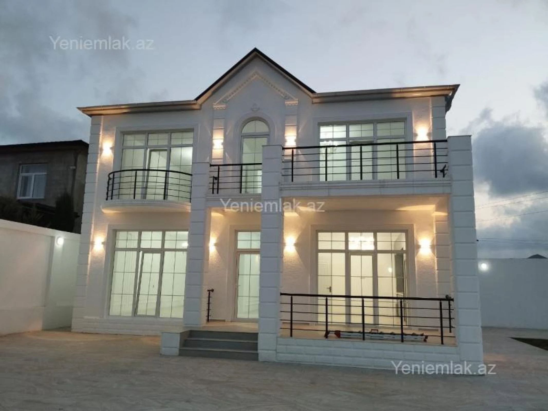 Satılır 7 otaqlı həyət evi 430 m²