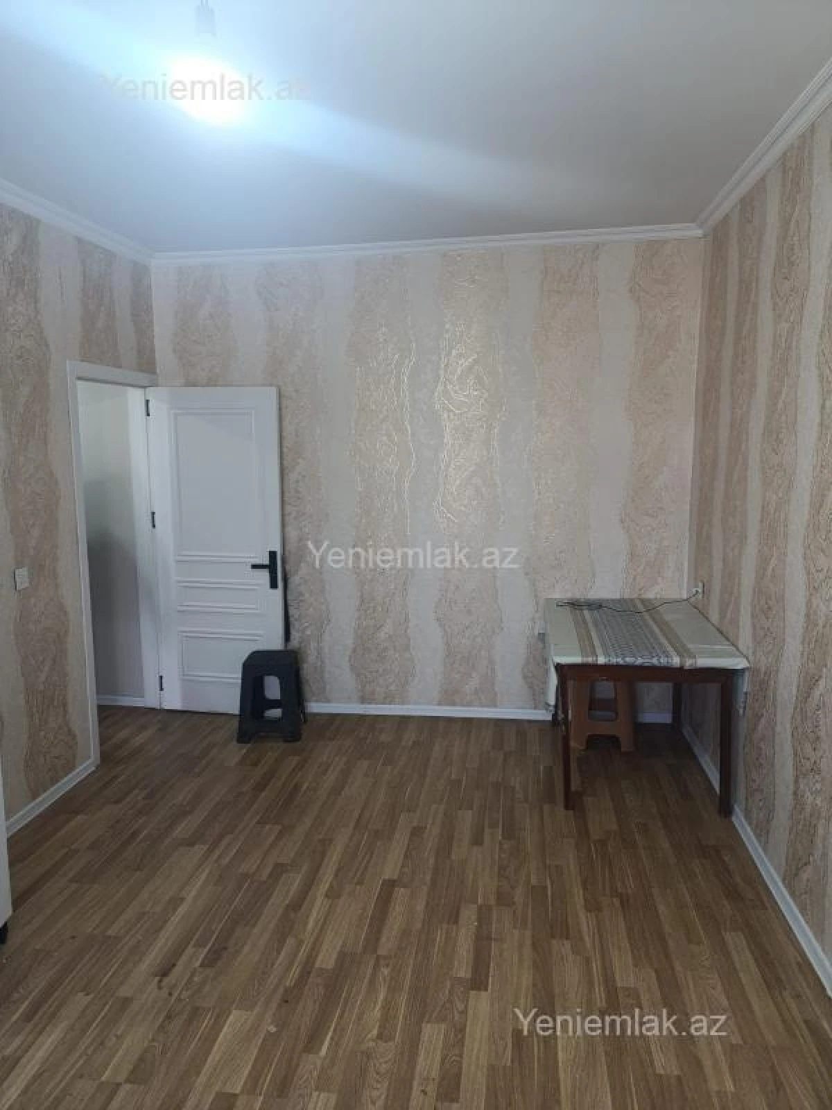 Satılır 9 otaqlı köhnə tikili 40 m²