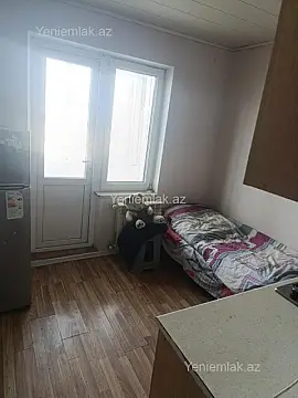 Satılır 9 otaqlı köhnə tikili 40 m²