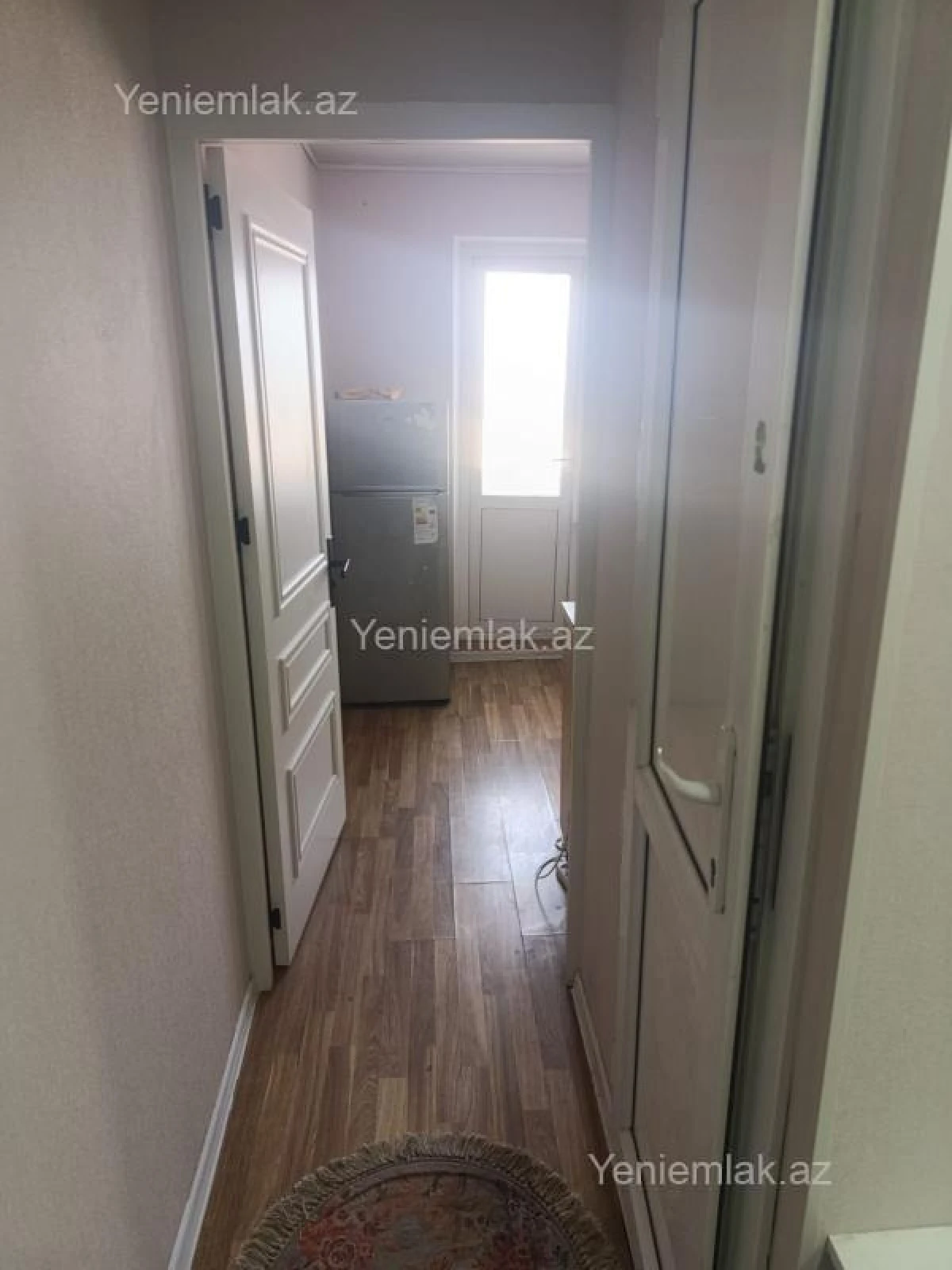 Satılır 9 otaqlı köhnə tikili 40 m²