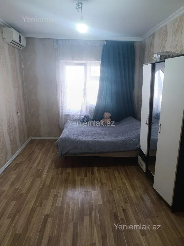 Satılır 9 otaqlı köhnə tikili 40 m²