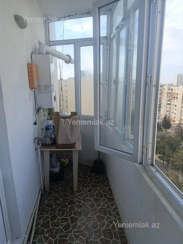Satılır 9 otaqlı köhnə tikili 40 m²