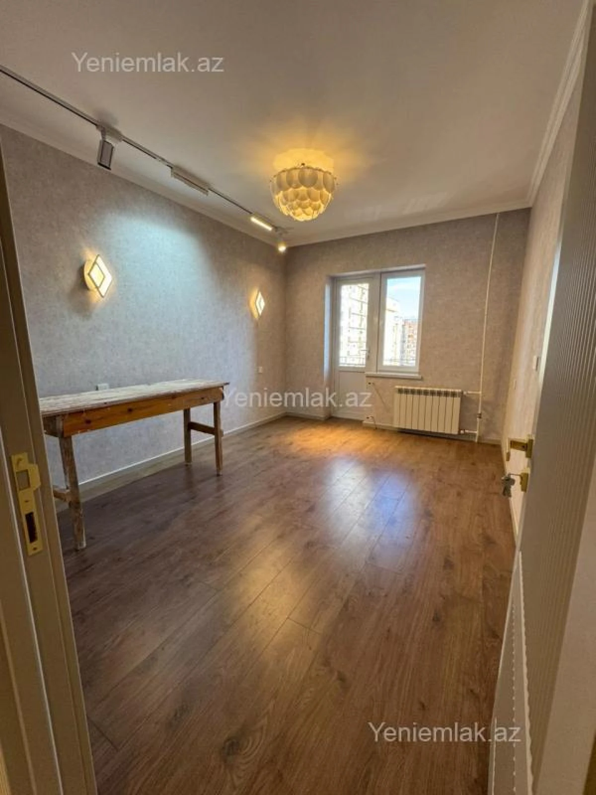 Satılır 2 otaqlı köhnə tikili 60 m²