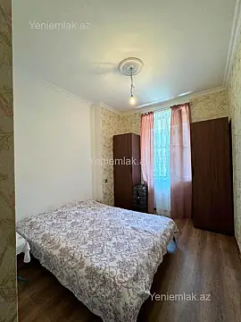 Satılır 9 otaqlı həyət evi 230 m²