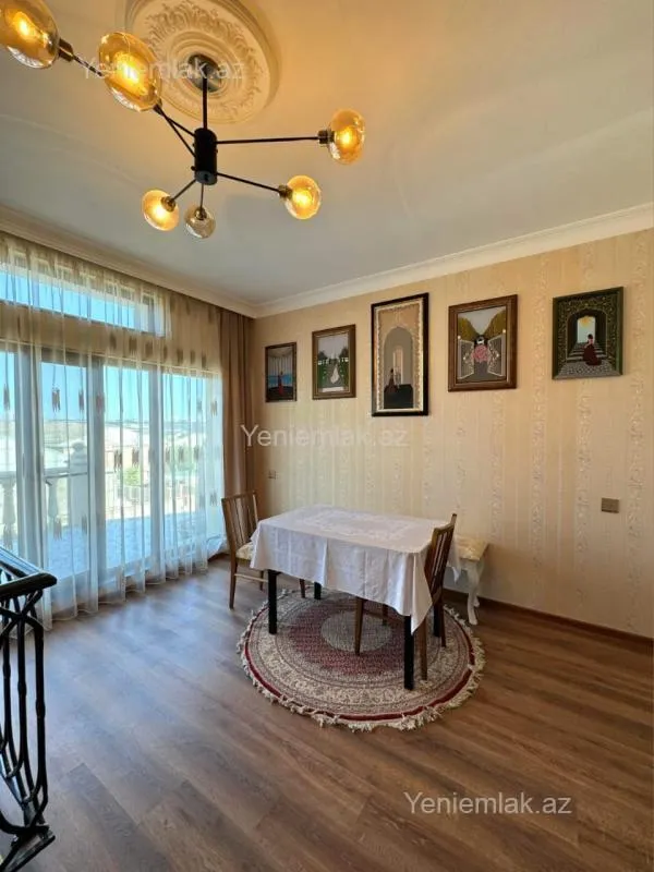 Satılır 9 otaqlı həyət evi 230 m²