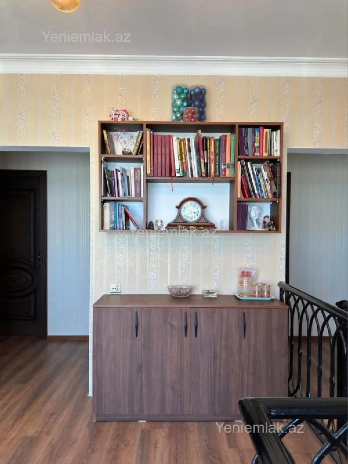 Satılır 9 otaqlı həyət evi 230 m²