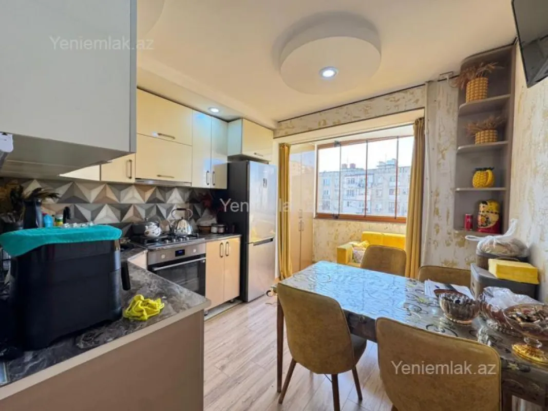 Satılır 3 otaqlı köhnə tikili 75 m²