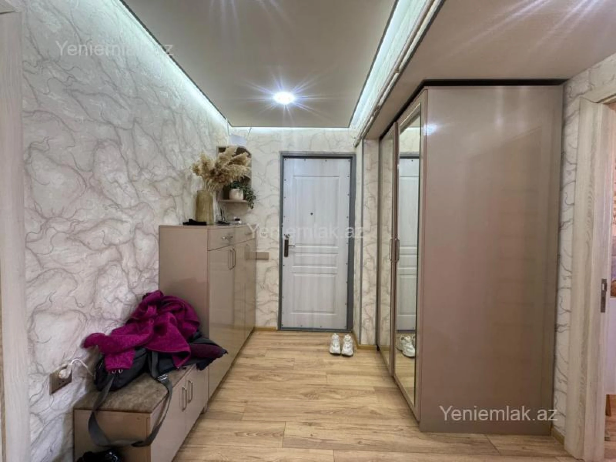 Satılır 3 otaqlı köhnə tikili 75 m²