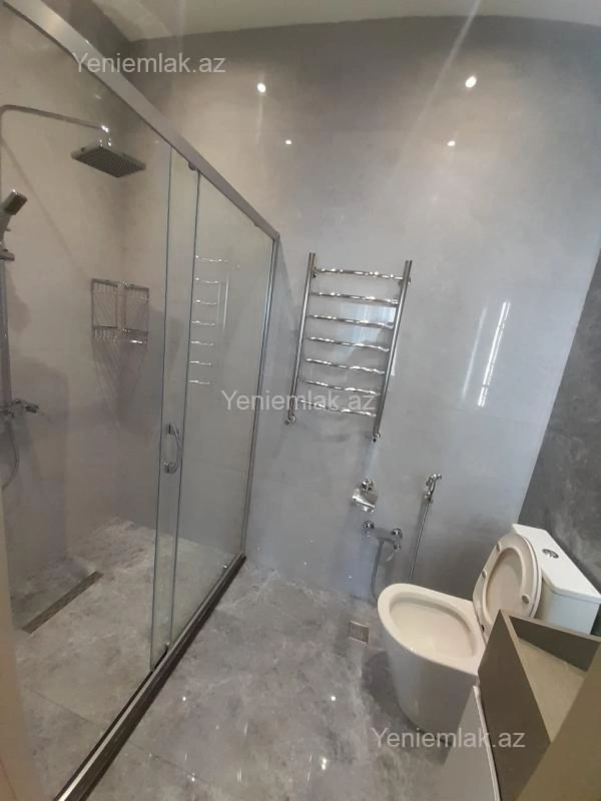 Satılır 3 otaqlı yeni tikili 128 m²