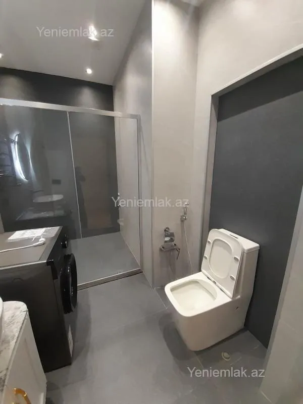 Satılır 3 otaqlı yeni tikili 128 m²