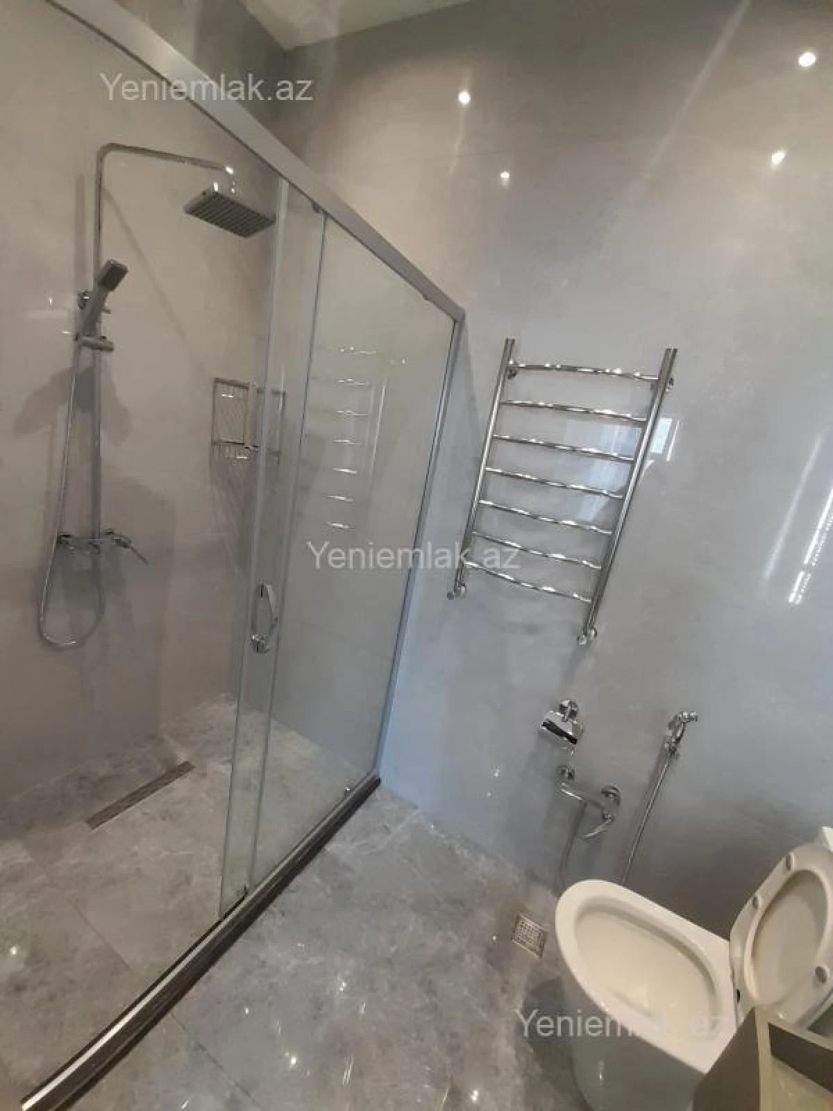 Satılır 3 otaqlı yeni tikili 128 m²