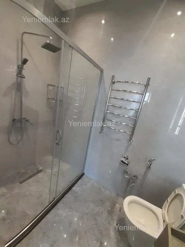 Satılır 3 otaqlı yeni tikili 128 m²