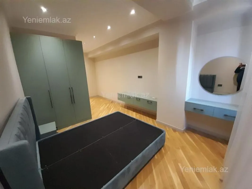 Satılır 3 otaqlı yeni tikili 128 m²