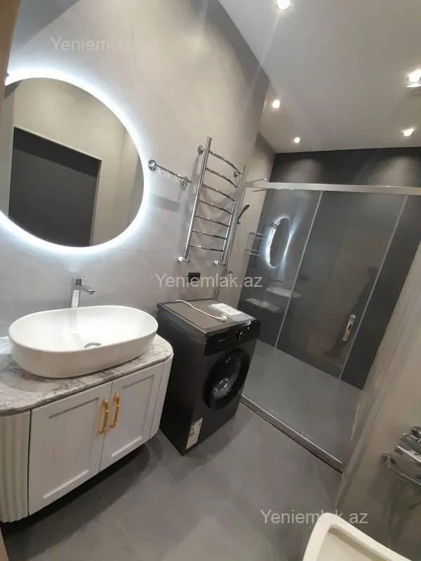 Satılır 3 otaqlı yeni tikili 128 m²